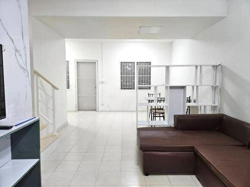Baan Pruksa 58/2 Ladkrabang-Suvarnabhumi, Samut Prakan, Ladkrabang Road, Srisa Chorakhe Noi, Bang Sao Thong, Samut Prakan, 3 Bedrooms, 100 sqm, Townhouse For Rent, by Sunitra Sachdev, 500547148 - DDproperty.com