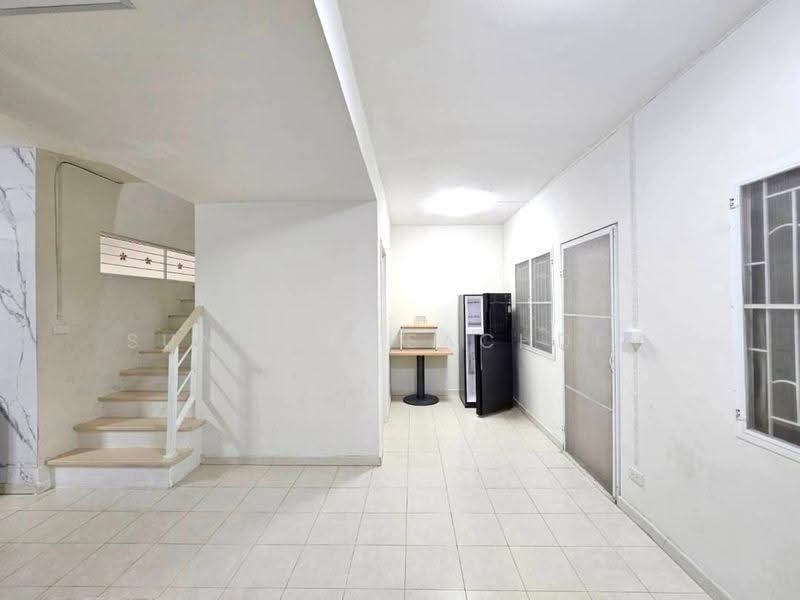 Baan Pruksa 58/2 Ladkrabang-Suvarnabhumi, Samut Prakan, Ladkrabang Road, Srisa Chorakhe Noi, Bang Sao Thong, Samut Prakan, 3 Bedrooms, 100 sqm, Townhouse For Rent, by Sunitra Sachdev, 500547148 - DDproperty.com