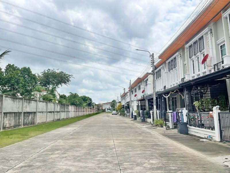 Golden Town Bangna-Suanluang : โกลเด้น ทาวน์ บางนา-สวนหลวง, กรุงเทพ, ถนนกาญจนาภิเษก, ดอกไม้, ประเวศ, กรุงเทพ, 100 ตร.ม., ทาวน์เฮ้าส์ ขาย, โดย The Best Property โอ๋, 500547157 - DDproperty.com