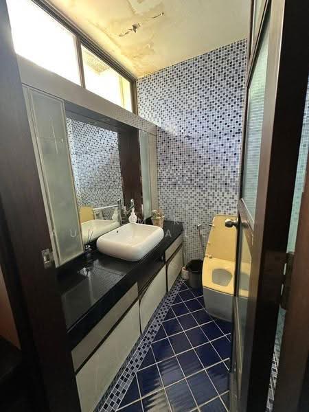 River House Condominium, Bangkok, 764 Lat Ya Road, Khlong San, Bangkok, 3 Bedrooms, 200 sqm, Condo For Sale, by Pemika Aukkaraleekul, 500547408 - DDproperty.com