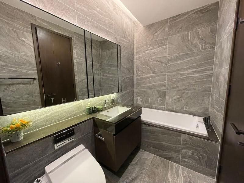 The Esse Sukhumvit 36, Bangkok, Soi Sukhumvit 36, Sukhumvit Road, Phra Kanong, Khlong Toei, Bangkok, 1 Bedroom, 38 sqm, Condo For Rent, by Thanida Richy Estate Co., Ltd., 500547474 - DDproperty.com