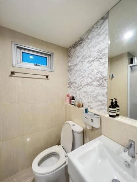 Life Ratchadapisek, Bangkok, 279 Ratchadapisaek Road, Huai Khwang, Bangkok, 2 Bedrooms, 56 sqm, Condo For Sale, by Nicha Na Lampang, 500547569 - DDproperty.com