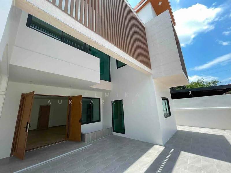 บ้าน 5-ห้องนอน, กรุงเทพ, คลองเจ้าคุณสิงห์, วังทองหลาง, กรุงเทพ, 250 ตร.ม., บ้านเดี่ยว ขาย, โดย Pemika Aukkaraleekul, 500547589 - DDproperty.com