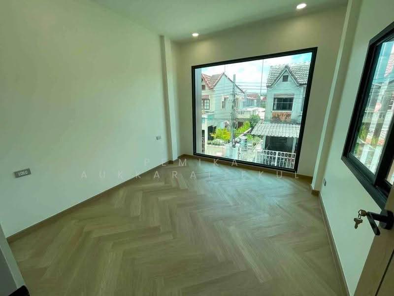 บ้าน 5-ห้องนอน, กรุงเทพ, คลองเจ้าคุณสิงห์, วังทองหลาง, กรุงเทพ, 250 ตร.ม., บ้านเดี่ยว ขาย, โดย Pemika Aukkaraleekul, 500547589 - DDproperty.com