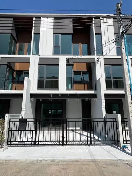 Baan Klang Muang Ramkhamhaeng 174 Station : บ้านกลางเมือง รามคำแหง 174 สเตชั่น, กรุงเทพ, ซอยรามคำแหง 174, มีนบุรี, กรุงเทพ, 145 ตร.ม., Townhouse ให้เช่า, โดย บุษบา รัตนวงษ์ชัย, 500547596 - DDproperty.com