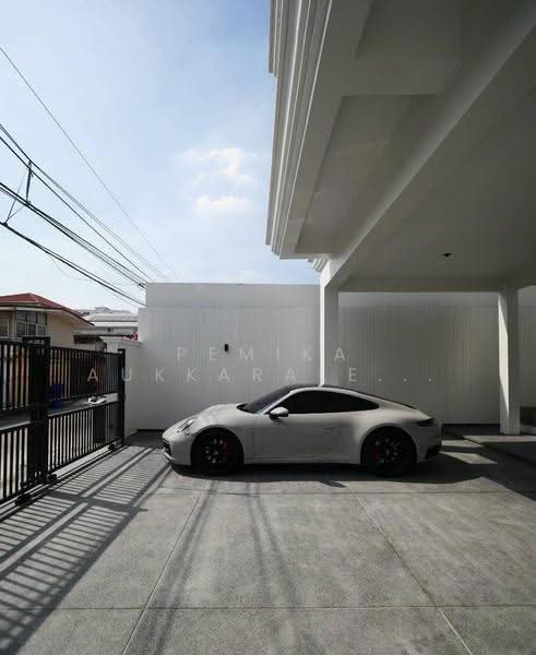 4-BR Townhouse, Bangkok, Khlong Tan Nua, Watthana, Bangkok, 4 Bedrooms, 270 sqm, Townhouse For Sale, by Pemika Aukkaraleekul, 500547684 - DDproperty.com