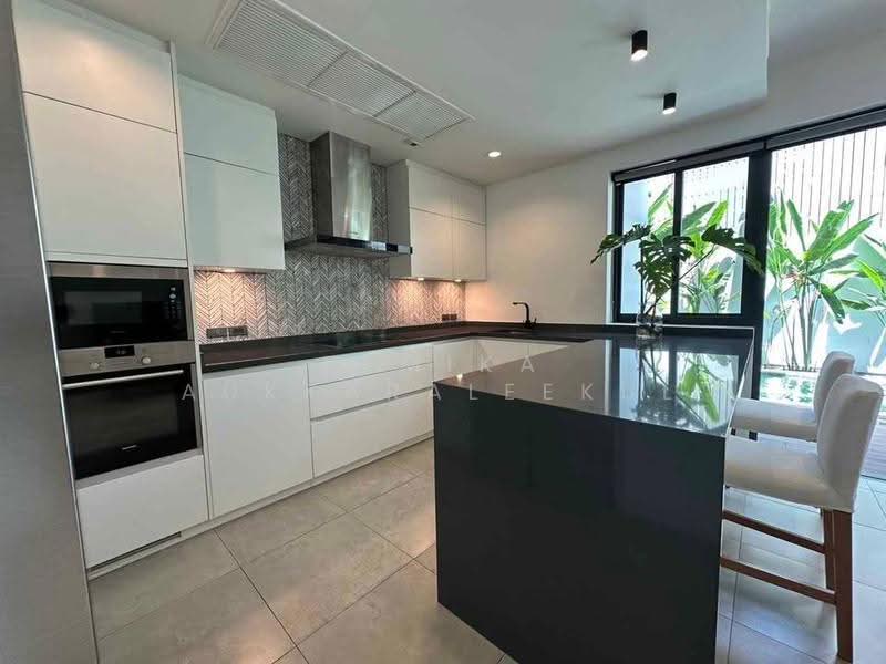 4-BR House, Bangkok, Khlong Tan Nua, Watthana, Bangkok, 4 Bedrooms, 430 sqm, Single Detached House For Sale, by Pemika Aukkaraleekul, 500547697 - DDproperty.com