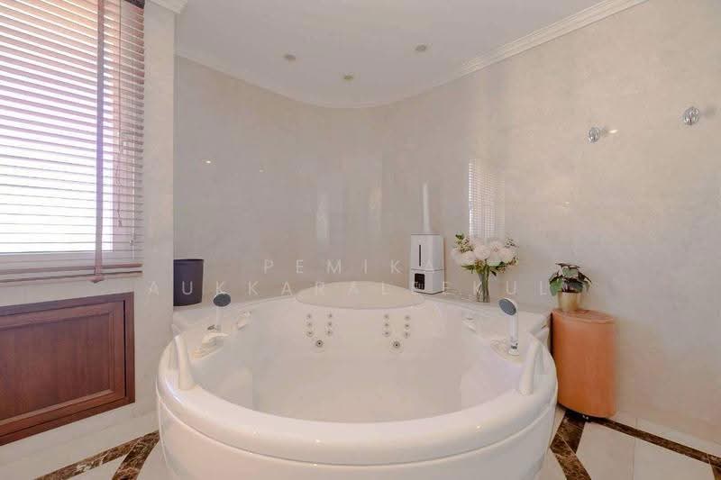 Las Colinas, Bangkok, Sukhumvit 21 Road, Khlongtoei Nua, Watthana, Bangkok, 5 Bedrooms, 698 sqm, Condo For Sale, by Pemika Aukkaraleekul, 500547924 - DDproperty.com