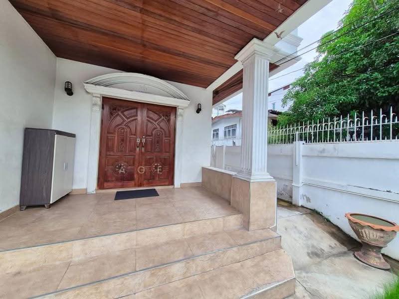 For Sale/Rent: 2-Storey Detached House near MRT Sutthisan (Company Registration Allowed) (SPSAD4165), Bangkok, Samsen Nok, Huai Khwang, Bangkok, 4 Bedrooms, 296 sqm, Single Detached House For Rent, by Agent Pla, 500547950 - DDproperty.com