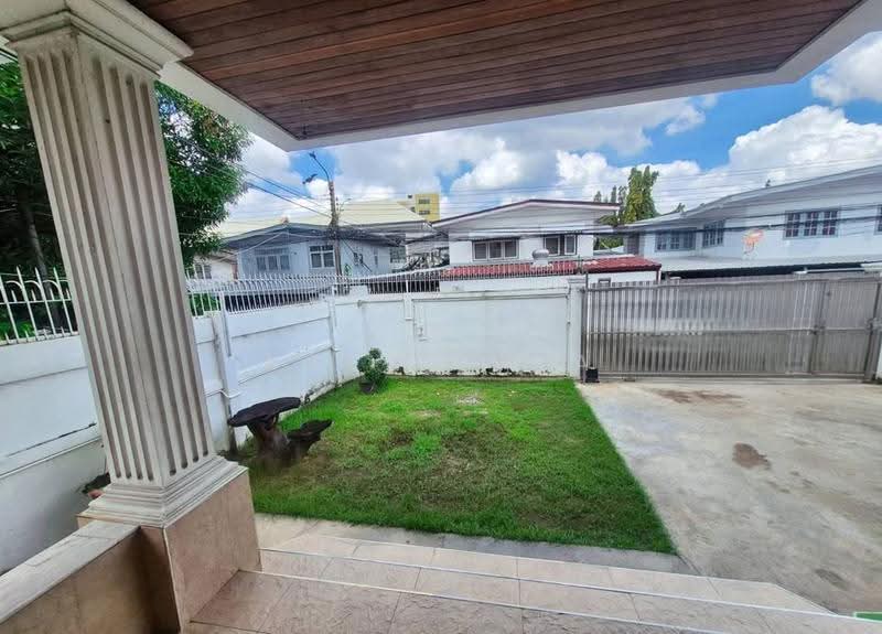 For Sale/Rent: 2-Storey Detached House near MRT Sutthisan (Company Registration Allowed) (SPSAD4165), Bangkok, Samsen Nok, Huai Khwang, Bangkok, 4 Bedrooms, 296 sqm, Single Detached House For Rent, by Agent Pla, 500547950 - DDproperty.com