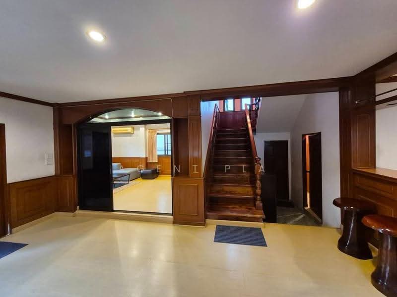 For Sale/Rent: 2-Storey Detached House near MRT Sutthisan (Company Registration Allowed) (SPSAD4165), Bangkok, Samsen Nok, Huai Khwang, Bangkok, 4 Bedrooms, 296 sqm, Single Detached House For Rent, by Agent Pla, 500547950 - DDproperty.com