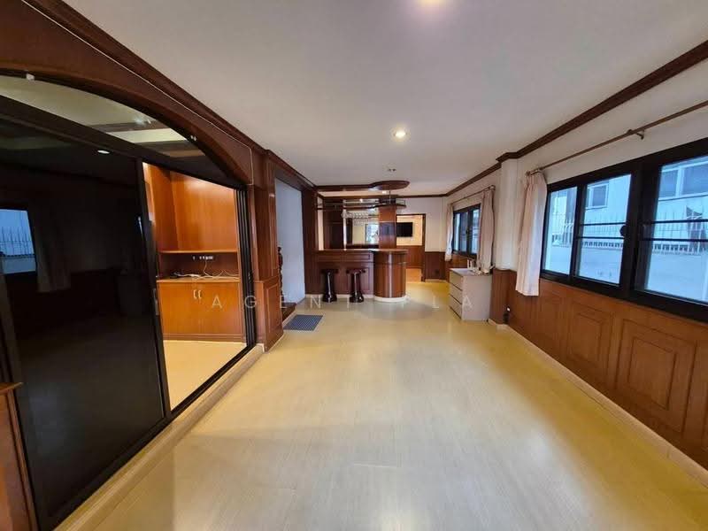 For Sale/Rent: 2-Storey Detached House near MRT Sutthisan (Company Registration Allowed) (SPSAD4165), Bangkok, Samsen Nok, Huai Khwang, Bangkok, 4 Bedrooms, 296 sqm, Single Detached House For Rent, by Agent Pla, 500547950 - DDproperty.com