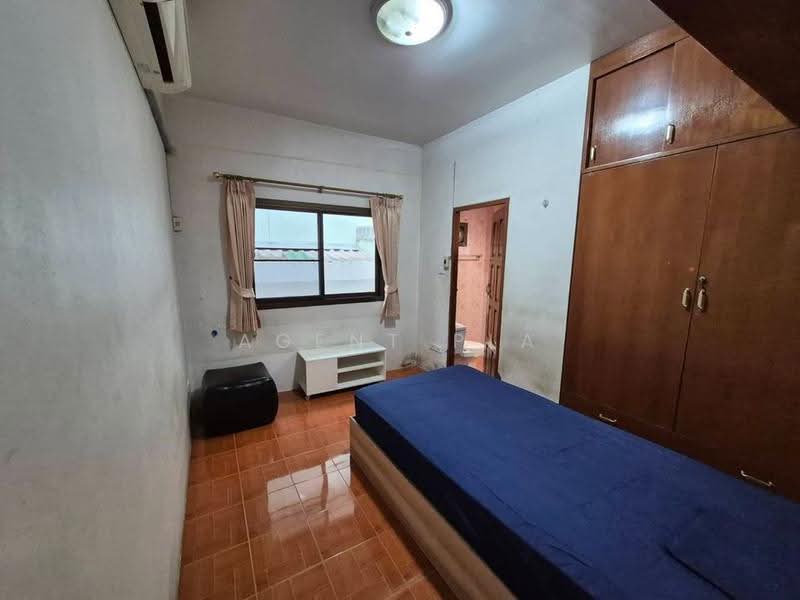 For Sale/Rent: 2-Storey Detached House near MRT Sutthisan (Company Registration Allowed) (SPSAD4165), Bangkok, Samsen Nok, Huai Khwang, Bangkok, 4 Bedrooms, 296 sqm, Single Detached House For Rent, by Agent Pla, 500547950 - DDproperty.com