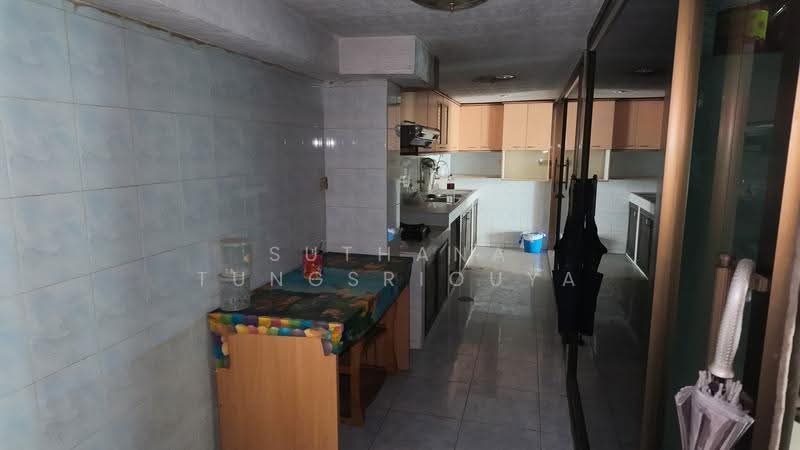 A 4-storey corner commercial building comprising 2 connected units, Bangkok, พระราม 3 ซอย 52, Chong Nonsi, Yan Nawa, Bangkok, , 528 sqm, Shophouse For Rent, by Suthana Tungsriouya, 500547953 - DDproperty.com
