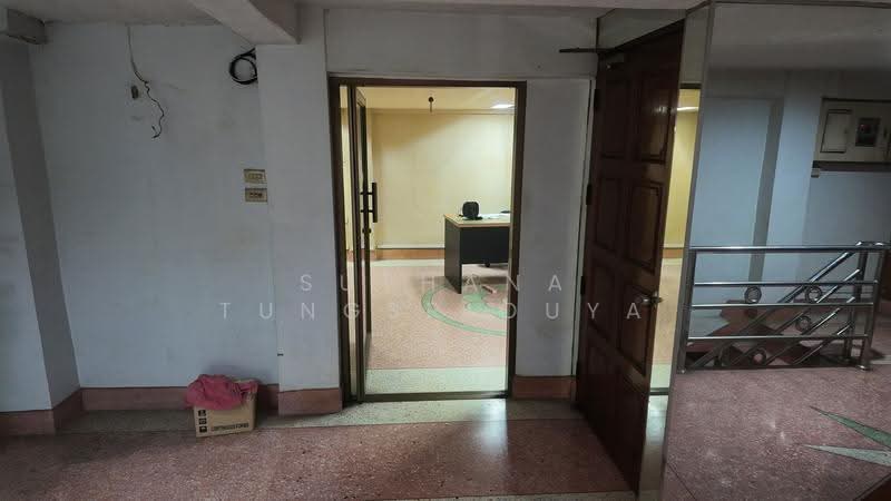 A 4-storey corner commercial building comprising 2 connected units, Bangkok, พระราม 3 ซอย 52, Chong Nonsi, Yan Nawa, Bangkok, , 528 sqm, Shophouse For Rent, by Suthana Tungsriouya, 500547953 - DDproperty.com