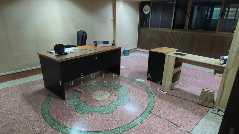 A 4-storey corner commercial building comprising 2 connected units, Bangkok, พระราม 3 ซอย 52, Chong Nonsi, Yan Nawa, Bangkok, , 528 sqm, Shophouse For Rent, by Suthana Tungsriouya, 500547953 - DDproperty.com