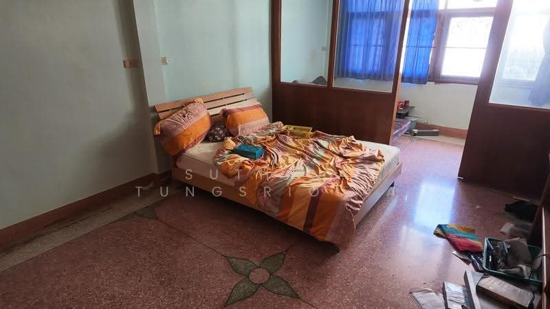 A 4-storey corner commercial building comprising 2 connected units, Bangkok, พระราม 3 ซอย 52, Chong Nonsi, Yan Nawa, Bangkok, , 528 sqm, Shophouse For Rent, by Suthana Tungsriouya, 500547953 - DDproperty.com
