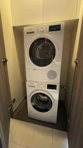Sindhorn Tonson, Bangkok, 89 Soi Tonson Sarasin Road, Lumphini, Pathum Wan, Bangkok, 2 Bedrooms, 106 sqm, Condo For Rent, by Jurarat Srichat, 500548006 - DDproperty.com
