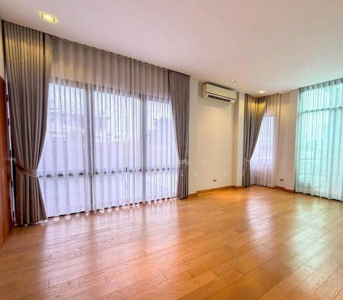 4-BR Villa, Bangkok, Khlong Tan Nua, Watthana, Bangkok, 4 Bedrooms, 736 sqm, Villa For Sale, by Pemika Aukkaraleekul, 500548043 - DDproperty.com