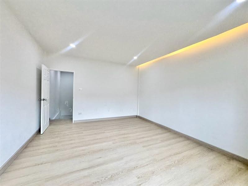 อรุณทอง3 เพชรเกษม69 (Arunthong 3 Phetkasem 69), Bangkok, ถนนเพชรเกษม, Nong Kham, Nong Khaem, Bangkok, 2 Bedrooms, 80 sqm, Townhouse For Sale, by คุณ ฐิชาปัณณ์ สังวาลรัมย์ (ปูน), 500548138 - DDproperty.com