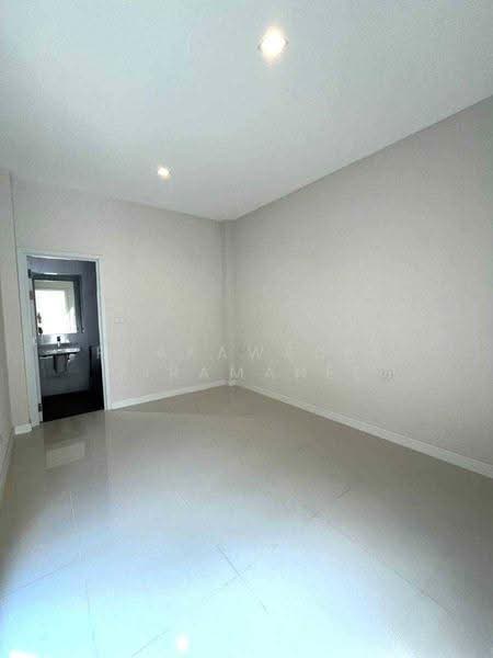 undefined, Bangkok, Tha Rang, Bang Khen, Bangkok, 4 Bedrooms, 233 sqm, Townhouse For Sale, by Phakawadee Jiramanee, 500548144 - DDproperty.com