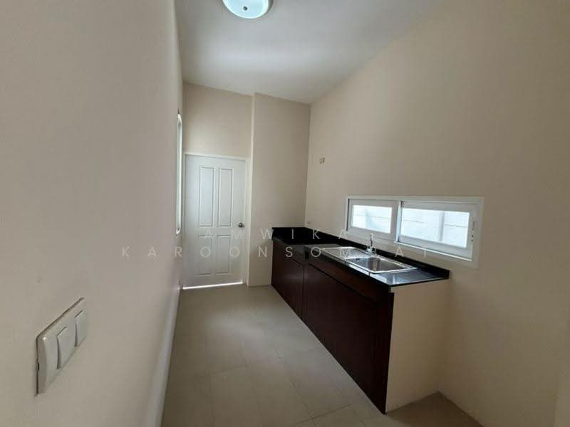 Icon Pinklao, Bangkok, 178 Phutthamonthon Sai 2, Sala Thammasop, Thawi Watthana, Bangkok, 3 Bedrooms, 460 sqm, Single Detached House For Sale, by Uptown Assets Co., Ltd, 500548221 - DDproperty.com