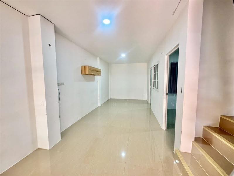 เฟื่องฟ้าวิลล่า19 เฟส2 ( FuangFa Villa19 Phase2 ), Samut Prakan, ถนนศรีนครินทร์, Bang Mueng, Muang Samut Prakarn, Samut Prakan, 4 Bedrooms, 120 sqm, Townhouse For Sale, by คุณ ฐิชาปัณณ์ สังวาลรัมย์ (ปูน), 500548284 - DDproperty.com
