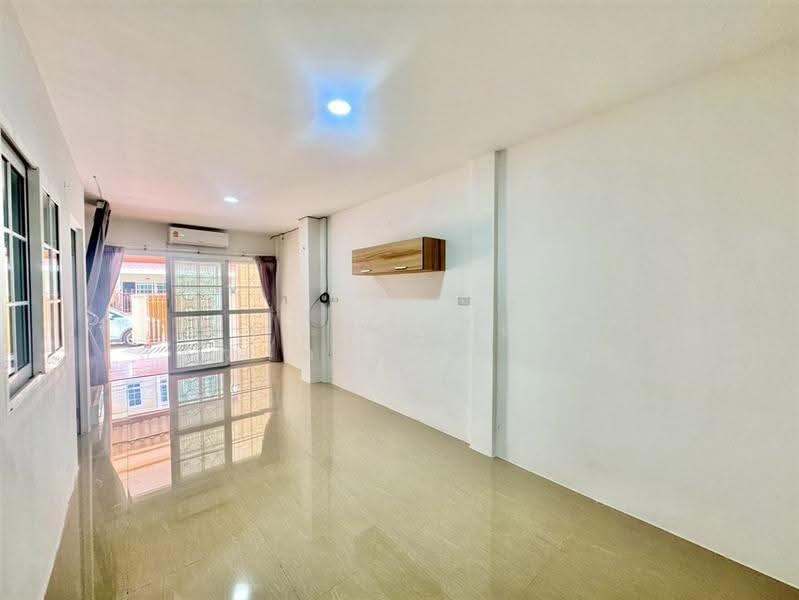 เฟื่องฟ้าวิลล่า19 เฟส2 ( FuangFa Villa19 Phase2 ), สมุทรปราการ, ถนนศรีนครินทร์, บางเมือง, เมืองสมุทรปราการ, สมุทรปราการ, 120 ตร.ม., Townhouse ขาย, โดย คุณ ฐิชาปัณณ์ สังวาลรัมย์ (ปูน), 500548284 - DDproperty.com