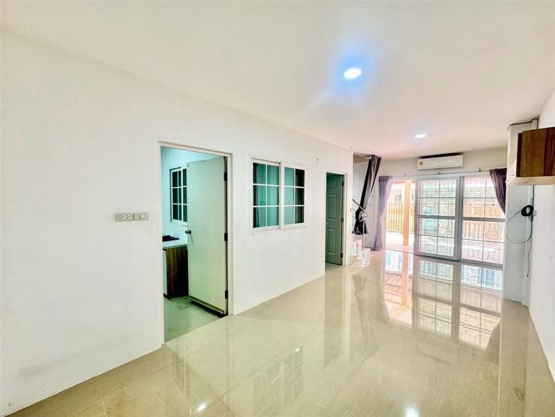 เฟื่องฟ้าวิลล่า19 เฟส2 ( FuangFa Villa19 Phase2 ), Samut Prakan, ถนนศรีนครินทร์, Bang Mueng, Muang Samut Prakarn, Samut Prakan, 4 Bedrooms, 120 sqm, Townhouse For Sale, by คุณ ฐิชาปัณณ์ สังวาลรัมย์ (ปูน), 500548284 - DDproperty.com