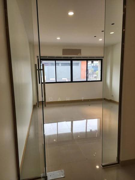 อาคารให้เช่า ประชาอุทิศ วังทองหลาง ลาดพร้าว : Building for rent, Pracha Uthit, Wang Thonglang, Lat P, Bangkok, ศรีวรา, Phlapphla, Wang Thonglang, Bangkok, , 200 sqm, Shophouse For Rent, by TOAH T., 500548310 - DDproperty.com