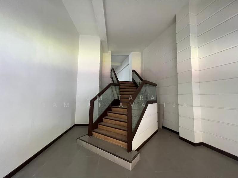 Space for rent Silom, Surawong, Bangkok, Si Phraya, Bang Rak, Bangkok, , 500 sqm, Retail Space For Rent, by Sumitara Sampattavanija, 500548404 - DDproperty.com