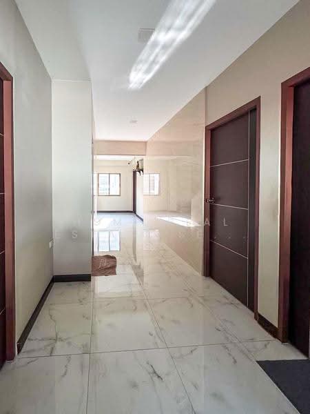 Detached house, Rangsiya Village, Soi Udomsuk 58, Bangkok, Bang Chak, Phra Khanong, Bangkok, 4 Bedrooms, 300 sqm, Single Detached House For Sale, by HOME Real Estate Service, 500548433 - DDproperty.com