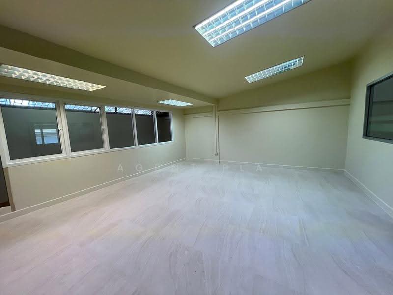 Home Office 4 ชั้น ให้เช่าติดถนน ทวีมิตร ใกล้ Central พระราม 9 (SPSAD4166), กรุงเทพ, ห้วยขวาง, กรุงเทพ, 360 ตร.ม., Shophouse ให้เช่า, โดย Agent Pla, 500548447 - DDproperty.com