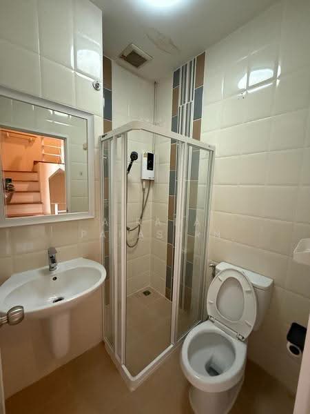 Golden Town Watcharapol-Sukhapiban 5, Bangkok, Sukhaphiban 5 Road, O-Ngoen, Sai Mai, Bangkok, 4 Bedrooms, 131 sqm, Townhouse For Rent, by Airada Parasarn, 500548460 - DDproperty.com