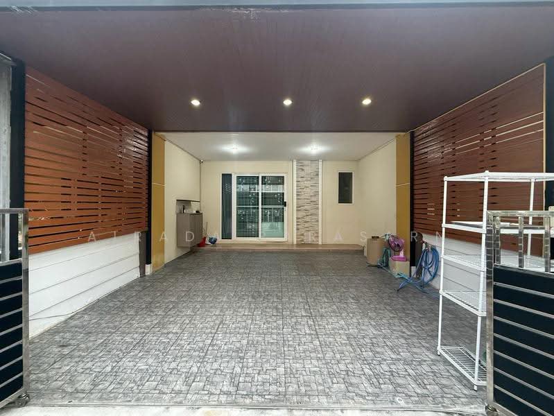Golden Town Watcharapol-Sukhapiban 5, Bangkok, Sukhaphiban 5 Road, O-Ngoen, Sai Mai, Bangkok, 4 Bedrooms, 131 sqm, Townhouse For Rent, by Airada Parasarn, 500548460 - DDproperty.com