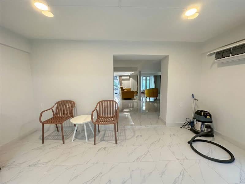 ให้เช่าบ้านแฝด รีโนเวทใหม่ ตรงข้ามเซ็นทรัลพระราม 2 บ้านสวย แต่งครบ พร้อมอยู่, กรุงเทพ, พระราม 2, ท่าข้าม, บางขุนเทียน, กรุงเทพ, 150 ตร.ม., บ้านแฝด ให้เช่า, โดย บุษบา รัตนวงษ์ชัย, 500548601 - DDproperty.com