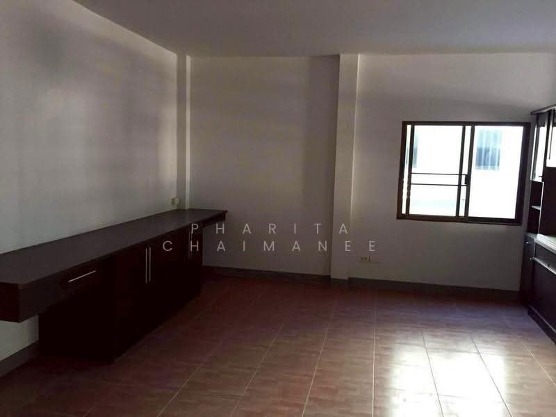 ขายบ้านตามสภาพ, Chiang Mai, Mae Hia, Muang Chiang Mai, Chiang Mai, 3 Bedrooms, 250 sqm, Single Detached House For Sale, by Pharita Chaimanee, 500548947 - DDproperty.com