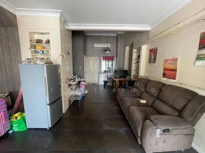 Baan Klang Muang Swiss Town Kaset-Nawamin, Bangkok, Soi Moobaan Klang Mueng, Chorake Bua, Lat Phrao, Bangkok, 3 Bedrooms, 190 sqm, Townhouse For Sale, by Thananith Ittitulyapong, 500548967 - DDproperty.com