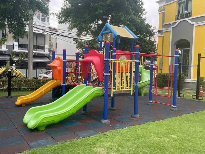 Baan Klang Muang Swiss Town Kaset-Nawamin : บ้านกลางเมือง สวิสทาวน์ เกษตร-นวมินทร์, กรุงเทพ, ซอยหมู่บ้านกลางเมือง, จรเข้บัว, ลาดพร้าว, กรุงเทพ, 190 ตร.ม., Townhouse ขาย, โดย Thananith Ittitulyapong, 500548967 - DDproperty.com