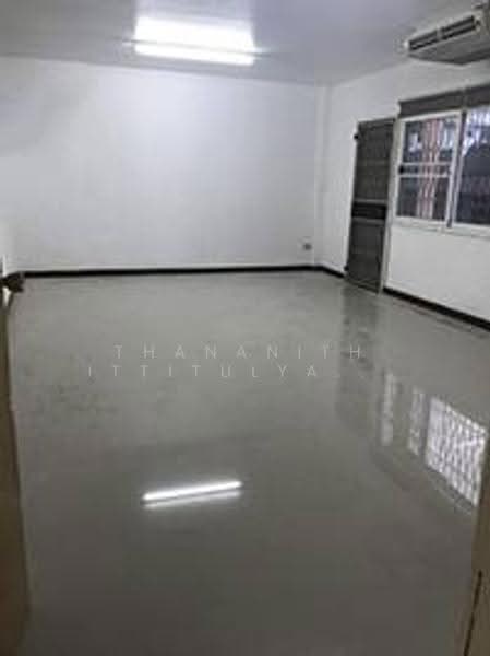 ทาวน์เฮ้าส์ 4-ห้องนอน, กรุงเทพ, ลาดพร้าว, กรุงเทพ, 326 ตร.ม., Townhouse ขาย, โดย Thananith Ittitulyapong, 500548972 - DDproperty.com