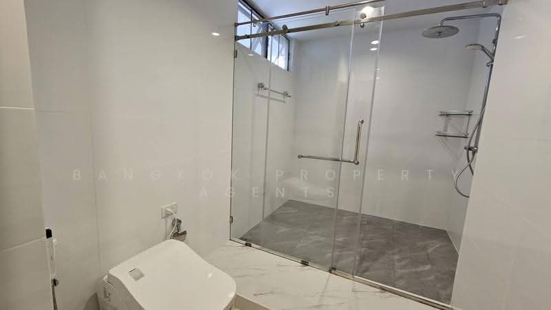 Dera Mansion, Bangkok, 23 Soi Sukhumvit 18, Khlong Toei, Bangkok, 4 Bedrooms, 650 sqm, Condo For Rent, by BANGKOK PROPERTY AGENTS, 500549117 - DDproperty.com