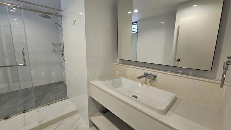 Dera Mansion, Bangkok, 23 Soi Sukhumvit 18, Khlong Toei, Bangkok, 4 Bedrooms, 650 sqm, Condo For Rent, by BANGKOK PROPERTY AGENTS, 500549117 - DDproperty.com