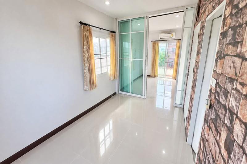 วิสต้าวิลล์ เฟสบี ลำลูกกา คลอง 3, Pathum Thani, ชลมาร์คพิจารณ์, Lat Sawai, Lam Luk Ka, Pathum Thani, 4 Bedrooms, 140 sqm, Single Detached House For Sale, by สง่าชัย ไทรทองคำ, 500549119 - DDproperty.com