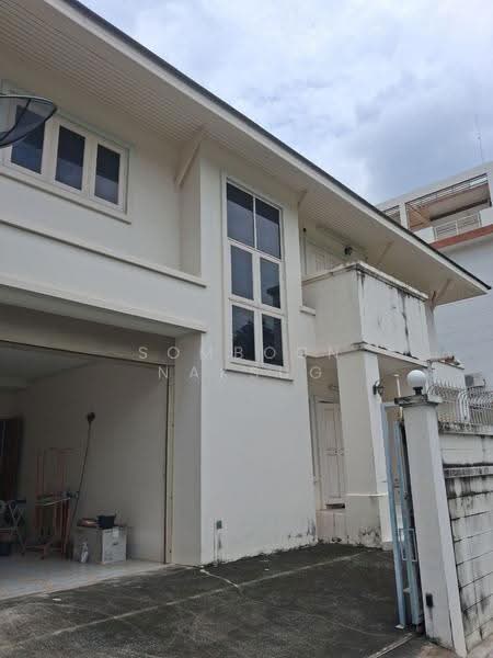 Arna Ekkamai, Bangkok, 332 Soi Sukhumvit 65 Sukhumvit Road, Phra Kanong Nua, Watthana, Bangkok, 4 Bedrooms, 300 sqm, Single Detached House For Sale, by Somboon Naksug, 500549126 - DDproperty.com