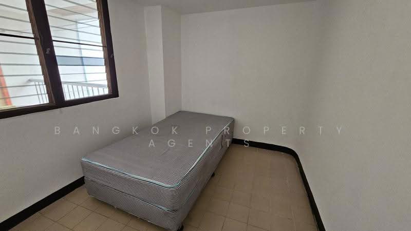 Rishi Court, Bangkok, 47 Soi Sukhumvit 15, Khlongtoei Nua, Watthana, Bangkok, 3 Bedrooms, 294 sqm, Condo For Rent, by BANGKOK PROPERTY AGENTS, 500549143 - DDproperty.com