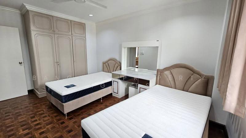 Rishi Court, Bangkok, 47 Soi Sukhumvit 15, Khlongtoei Nua, Watthana, Bangkok, 3 Bedrooms, 200 sqm, Condo For Rent, by BANGKOK PROPERTY AGENTS, 500549149 - DDproperty.com