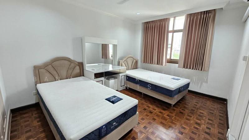 Rishi Court, Bangkok, 47 Soi Sukhumvit 15, Khlongtoei Nua, Watthana, Bangkok, 3 Bedrooms, 200 sqm, Condo For Rent, by BANGKOK PROPERTY AGENTS, 500549149 - DDproperty.com