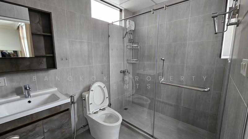 Rishi Court, Bangkok, 47 Soi Sukhumvit 15, Khlongtoei Nua, Watthana, Bangkok, 3 Bedrooms, 200 sqm, Condo For Rent, by BANGKOK PROPERTY AGENTS, 500549149 - DDproperty.com