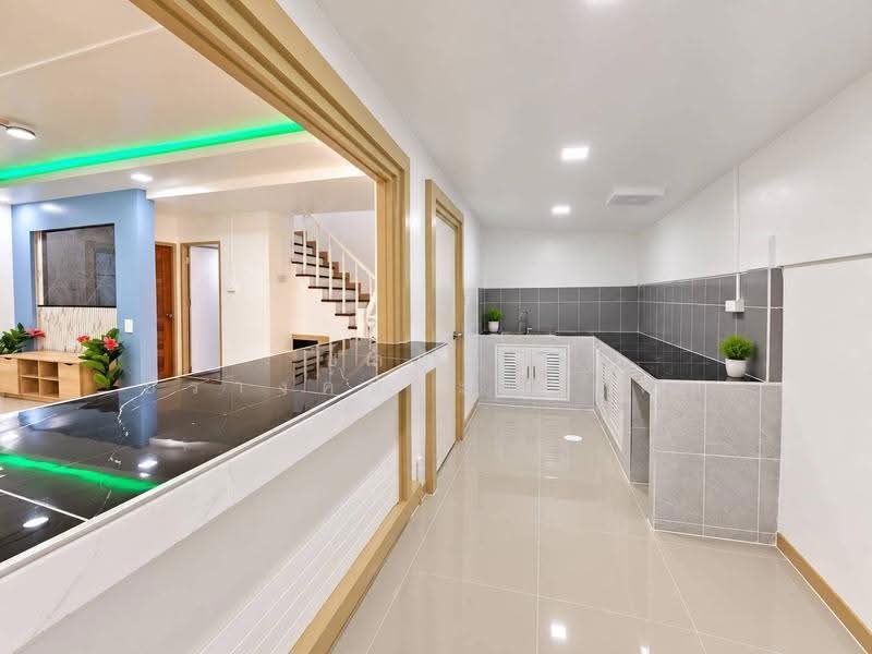 Pruksa 10, Nonthaburi, Bang Kruai - Sai Noi Road, Sai Noi, Nonthaburi, 3 Bedrooms, 100 sqm, Semi-Detached House (Twin House) For Sale, by ชลธิชา ปรางค์ประทานพร, 500549154 - DDproperty.com