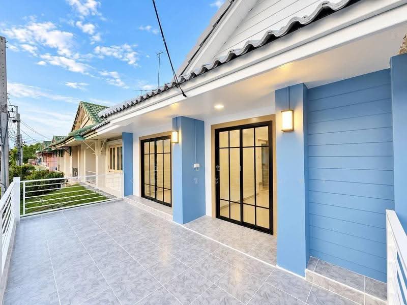 Pruksa 10, Nonthaburi, Bang Kruai - Sai Noi Road, Sai Noi, Nonthaburi, 3 Bedrooms, 100 sqm, Semi-Detached House (Twin House) For Sale, by ชลธิชา ปรางค์ประทานพร, 500549154 - DDproperty.com